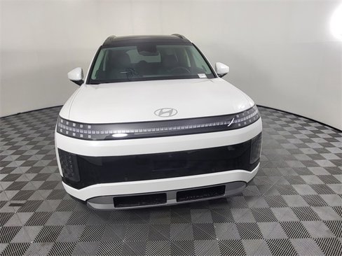 New 2026 Hyundai Ioniq 9 SE image 2