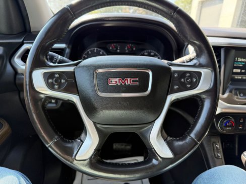 Used 2018 GMC Acadia SLE image 22
