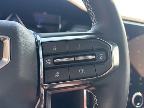 Used 2024 GMC Acadia Denali image 39