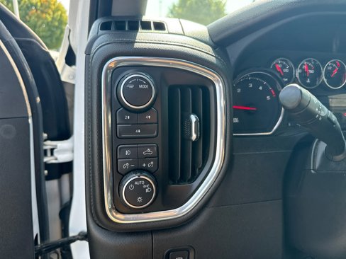 Used 2023 Chevrolet Silverado 2500 LT w/ Convenience Package image 20