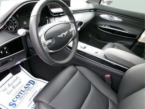 Used 2025 Genesis GV70 2.5T image 12