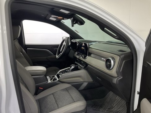 Used 2024 Chevrolet Colorado ZR2 w/ Technology Package image 29