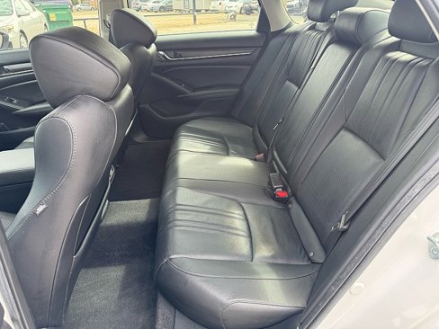 Used 2021 Honda Accord Touring image 22