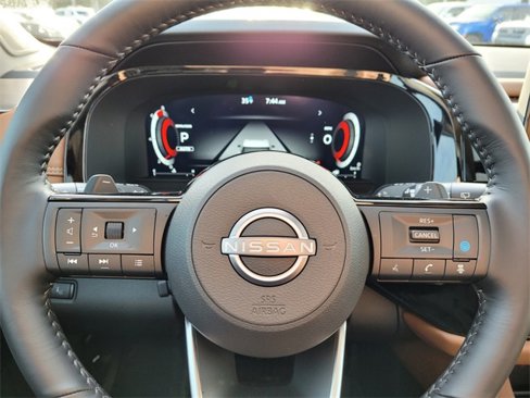 New 2025 Nissan Pathfinder Platinum image 18