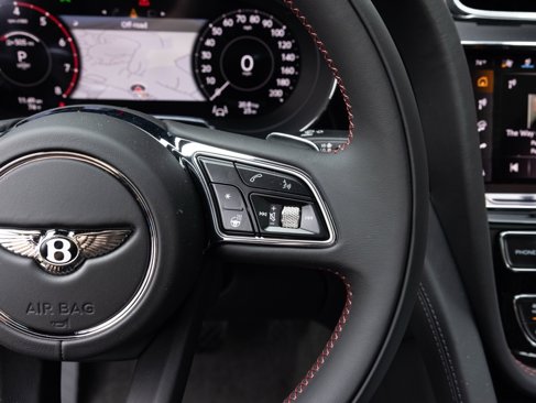 New 2025 Bentley Bentayga image 33