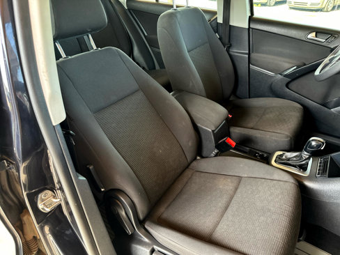 Used 2017 Volkswagen Tiguan S image 49