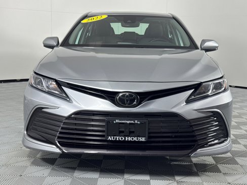 Used 2022 Toyota Camry LE image 12