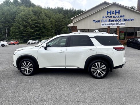 Used 2022 Nissan Pathfinder Platinum image 5