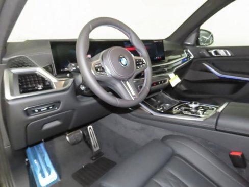 New 2026 BMW X7 M60i image 14