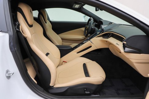 Certified 2023 Ferrari Roma image 38