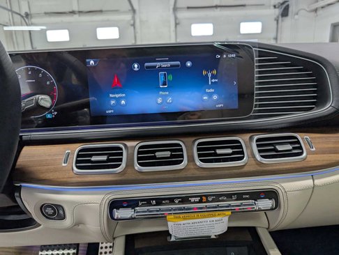 New 2026 Mercedes-Benz GLS 580 4MATIC image 32