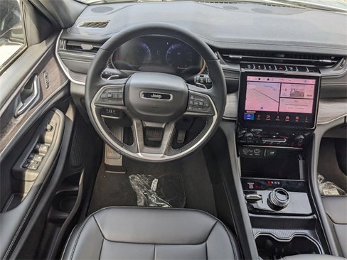 New 2025 Jeep Grand Cherokee L Limited image 13