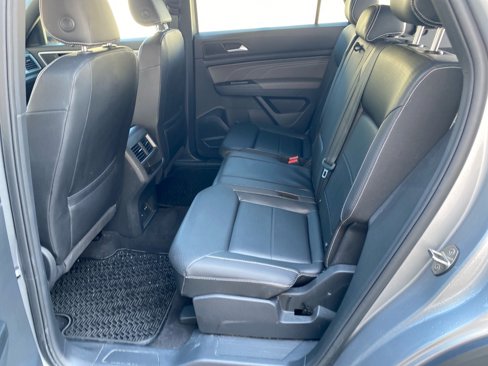 Used 2021 Volkswagen Atlas Cross Sport SE image 19