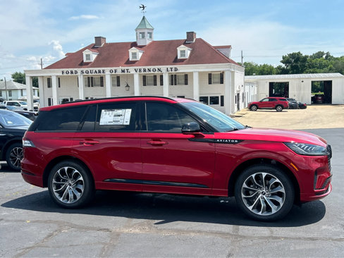 New 2025 Lincoln Aviator AWD w/ Jet Appearance Package image 5