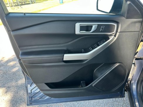 Used 2021 Ford Explorer XLT w/ Equipment Group 202A image 22