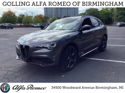 New 2025 Alfa Romeo Stelvio Sprint image 1