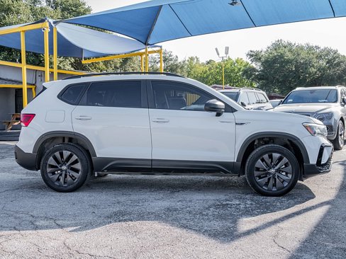 Used 2022 Volkswagen Taos S image 4