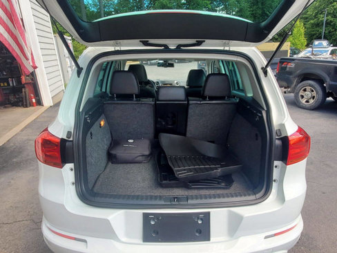 Used 2017 Volkswagen Tiguan Sport image 7