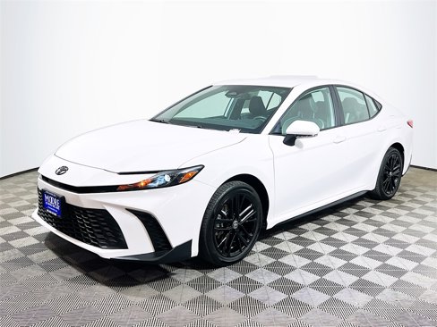 Certified 2025 Toyota Camry SE w/ Convenience Package image 4
