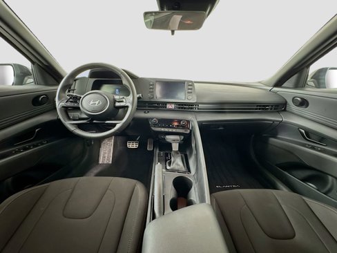 Certified 2025 Hyundai Elantra Sport image 36