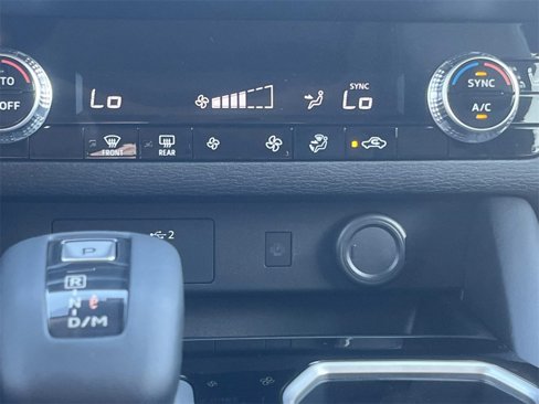 New 2025 Mitsubishi Outlander SE image 22