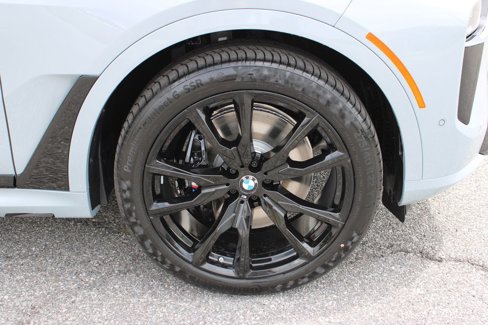 New 2026 BMW X7 M60i image 36