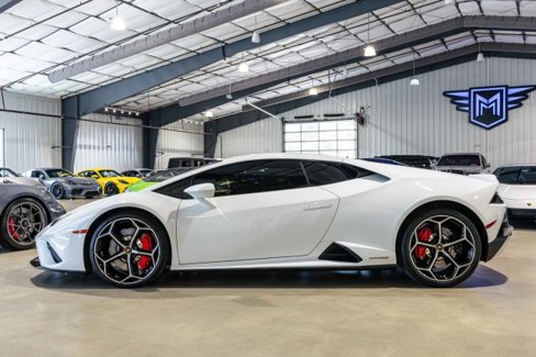 Used 2021 Lamborghini Huracan EVO image 8