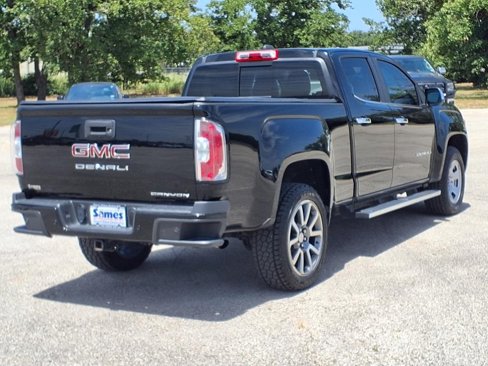 Used 2021 GMC Canyon Denali image 4