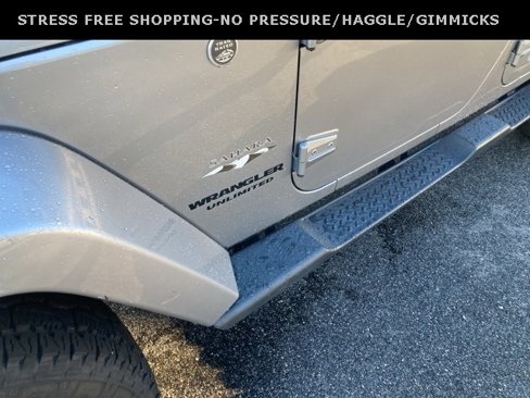 Used 2017 Jeep Wrangler Unlimited Sahara image 14