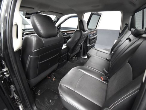 Used 2016 RAM 1500 Laramie w/ Convenience Group image 33