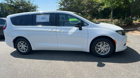 New 2026 Chrysler Voyager LX image 7