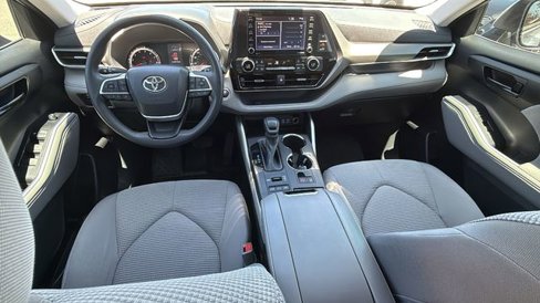 Used 2022 Toyota Highlander L image 26
