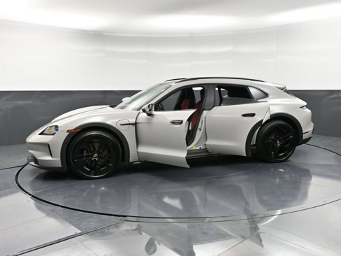 New 2025 Porsche Taycan 4S image 40