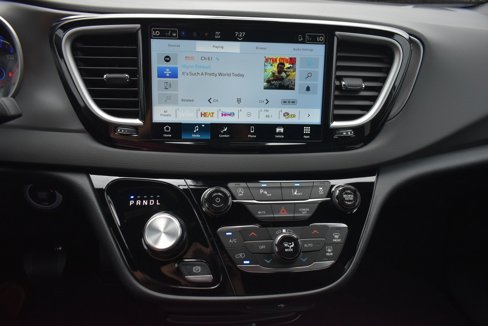 New 2026 Chrysler Voyager LX image 26