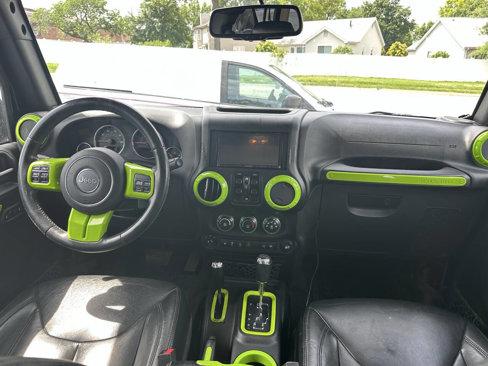 Used 2017 Jeep Wrangler Unlimited Sahara image 13