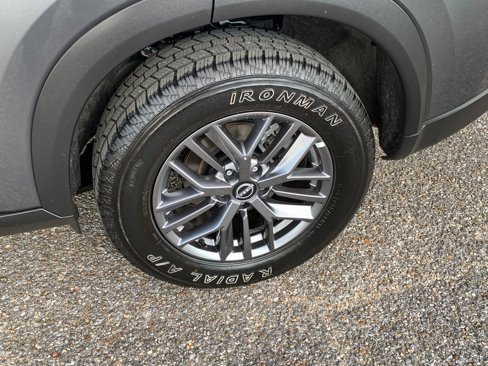 Used 2024 Nissan Rogue S image 8