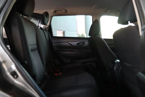 Used 2020 Nissan Rogue S image 16