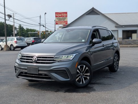 Used 2022 Volkswagen Tiguan S image 1