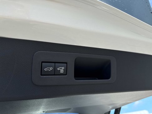 New 2025 Lexus LX 600 4WD w/ Luxury Package image 11