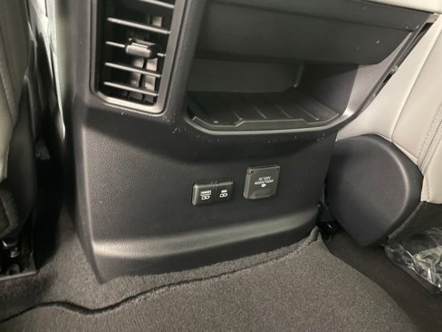 New 2025 Toyota Tundra Limited image 30