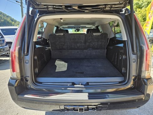 Used 2017 Cadillac Escalade ESV Luxury image 12