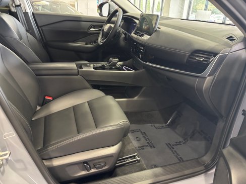 Used 2025 Nissan Rogue SL w/ SL Premium Package image 22