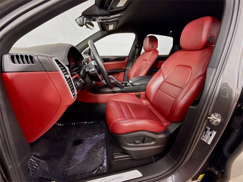 Certified 2023 Porsche Cayenne image 5