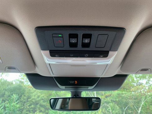 Used 2024 Nissan Pathfinder Platinum image 21