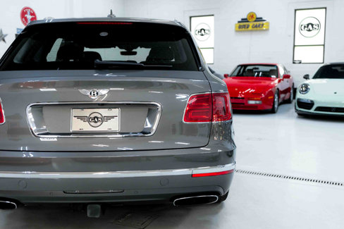 Used 2018 Bentley Bentayga image 33