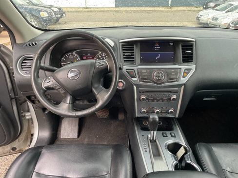 Used 2017 Nissan Pathfinder SL image 15