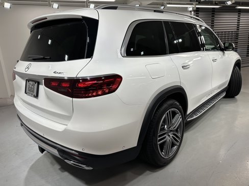 New 2026 Mercedes-Benz GLS 450 4MATIC image 11