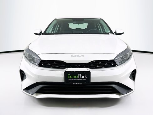 Used 2024 Kia Forte LXS image 2