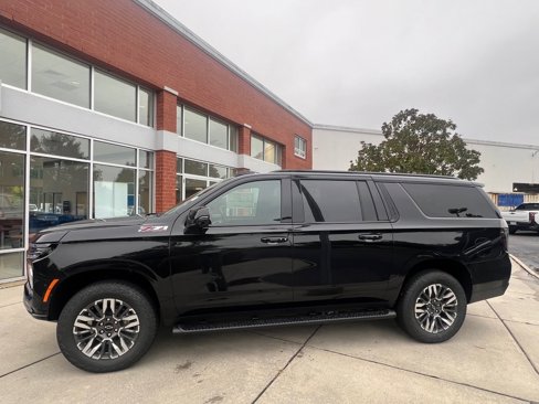 New 2025 Chevrolet Suburban Z71 w/ Comfort Package image 2