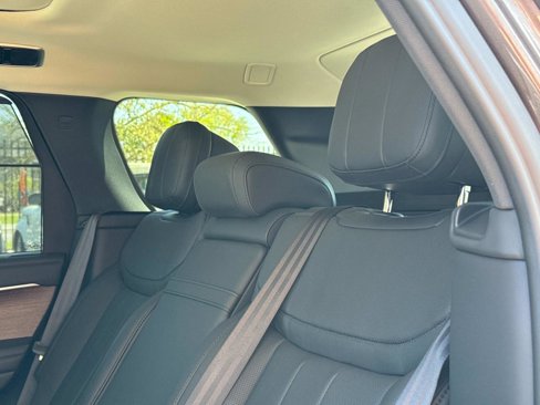 New 2025 Land Rover Range Rover SE image 14